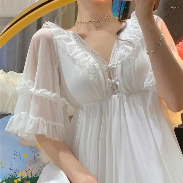 Ropa de dormir de las mujeres Noche de encaje Mujeres Loungewear Nightgown Nightdress Vestido de pecho Blanco Pad Lolita Kawaii con Princess Fairy