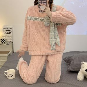 Pyjamas en peluche Jacquard pour femmes en hiver Bow Sweet Girl Cute Loungewear Doux épaissie Coral Fleece Poignets élastiques