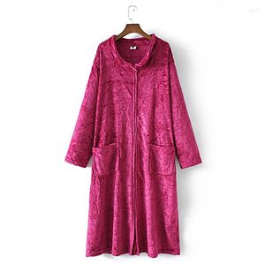 Vêtements de nuit pour femmes Chemises de nuit zippées pour femmes Robe en flanelle Homme et femme Pyjama Fleurs coupées Robe de nuit d'hiver