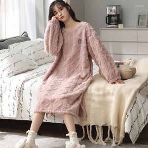 Vêtements de nuit pour femmes M-XXL hiver épais chemises de nuit roses pour femmes robe de maison moelleuse élégant Jacquard corail longue robe de chambre femme robe de nuit