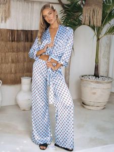 Vêtements de nuit pour femmes Marthaqiqi Nightie Fashion Suit sexy en V Vol à col à manches longues Pyjamas Lace Up Nightwear Pantal