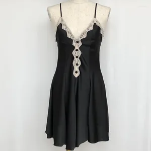 Vêtements de nuit pour femmes Chemise de nuit sexy sangle chemise de nuit femmes dentelle robe de nuit vêtements de maison noir rayonne robe de chambre été col en v vêtements de détente