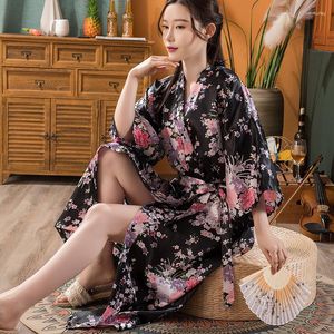 Vêtements de nuit pour femmes chemise de nuit glace soie Satin Kimono cassé fleur mince Cardigan Style japonais été pyjamas Robe Sexy maison pyjamas
