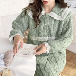 Pyjamas de vêtements de nuit pour femmes en peluche mignon doux style académique cardigan ensemble chaud épaissi flanelle vêtements de maison pour les femmes étudiantes en hiver