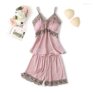 Vêtements de nuit pour femmes rose 2 pièces ensembles de pyjamas d'été Sexy femmes Satin dentelle col en V sangle TopShorts Pijamas costume coussinets de poitrine Lingerie intime