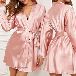 Vrouwen Nachtkleding Roze Gewaad Zijde Satijn Kimono Badjas Met Riem Sexy Lange Mouwen Veer Manchet Bruiloft Ochtendjurk Losse nachtjapon