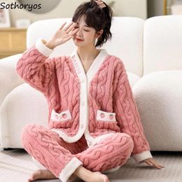 Ropa de dormir para mujeres más el pijama de terciopelo se establece