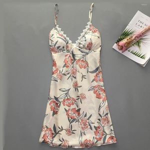 Vêtements de nuit pour femmes Printint Chemise de nuit Pyjamas Dentelle Soie Femmes Lingerie Satin Fleur Bow Bas Rouges Pour Jarretière