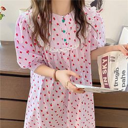 Vêtements de nuit pour femmes manches bouffantes chemise de nuit fraise Kawaii boutons coréen doux Homewear coton maison vêtements dentelle Patchwork doux
