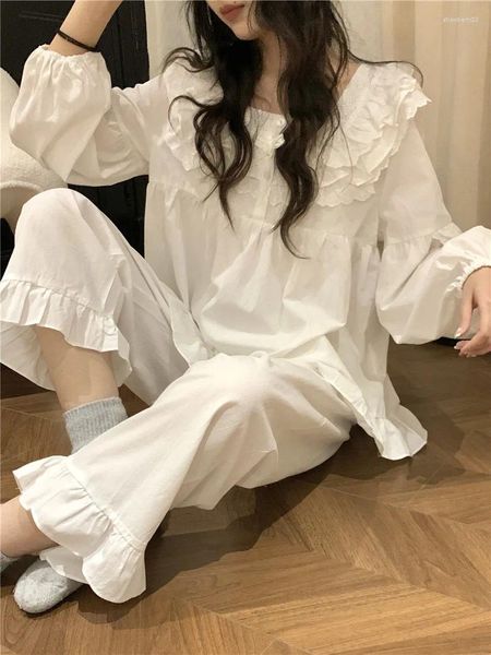 Version coréenne des vêtements de nuit pour femmes avec style de dentelle de dentelle sucrée pantalon à manches longues de style dentelle et lâche