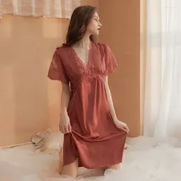 Damesnachtkleding Romantische en elegante ijszijde lange jurk Comfortabele zachte kanten rand Home Sexy nachthemd Dames grote maat pyjama