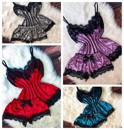 Vêtements de nuit pour femmes Lingerie sexy femmes vêtements de nuit Camisole Bow Shorts hauts à col en v velours pyjamas vêtements pour Homewear