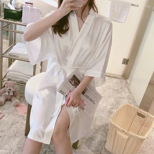 Ropa de dormir para mujer Bata de novia sexy Bata corta de satén para novia Cinturón Kimono de seda Albornoz Verano Dama de honor Ropa de dormir Tallas grandes