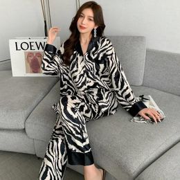 Vêtements de nuit pour femmes Spring and Automne Pyjamas Zebra pantalon à manches longues coréennes à deux pièces vêtements Lenceria Pyjama pour femme