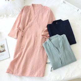 Vêtements de nuit pour femmes Printemps Crêpe et pyjamas fins Accueil Coton Peignoir d'été 2023 Chemise de nuit Hommes Robe Dames Service de style japonais