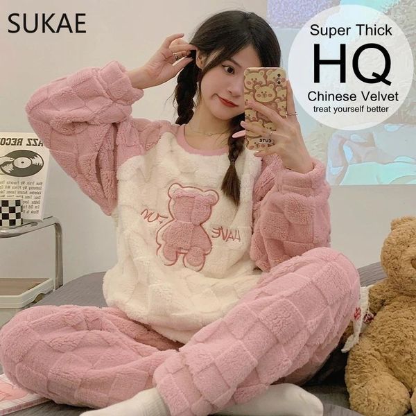 Ropa de dormir para mujer SUKAE HQ Conjunto de pijamas térmicos de invierno de terciopelo grueso chino para mujer Pijamas de manga larga Pijamas coreanos de muy buen gusto de oso rosa