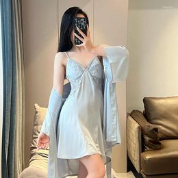 Vêtements de nuit pour femmes Nightyrobe Set Lace Bathrobe Vobes de maison Silky Satin Nightgown Robe Femmes décontractées 2pcs