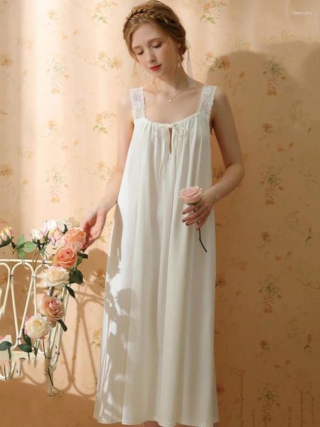 Vêtements de nuit pour femmes Summer Victorian Nightgowns Volants Coton Dentelle Creux Out Nightdress Femmes Sweet Girls Vintage Princesse Sexy Lâche