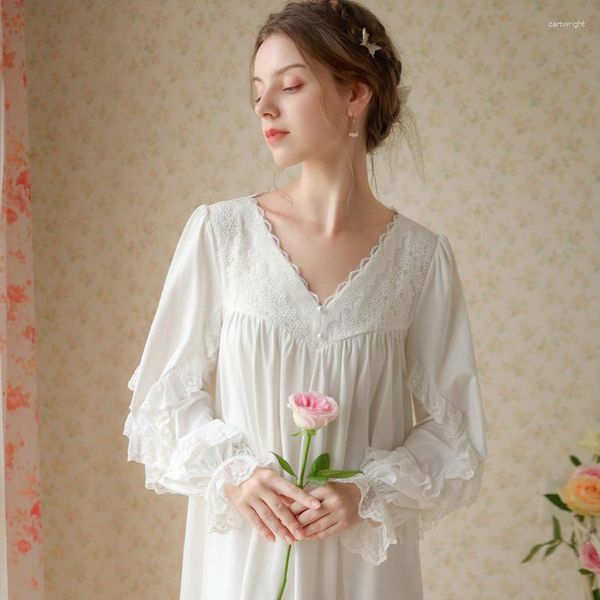 Vêtements de nuit pour femmes Robe de nuit en coton en dentelle douce Femmes Printemps Automne Manches longues Peignoir Fée Blanc Vêtements de nuit Vintage Chemise de nuit victorienne