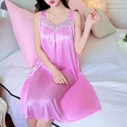 Damesnachtkleding Trendy damespyjama Comfortabele zijdeachtige bloemenappliqué Slijtvast nachtjurkje