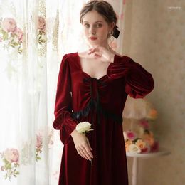 Vêtements de nuit pour femmes Victorien Pleuche Velvet Nightwear Élégant Velours Robe Vintage Chemise de nuit Femmes Hiver Chaud Épais Longue Robe de Nuit Sexy