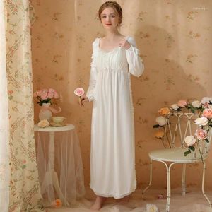 Ropa de dormir para mujer Victorian Vintage Nightgown Vestido de noche de algodón blanco Mujeres Sweet Ruffles Manga larga Robe Peignoir Princess Nightwear