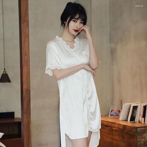 Vêtements de nuit pour femmes blanc vêtements d'été pour femmes chemise femmes à manches courtes pyjama en soie Cardigan conception irrégulière col en V PHOENTIN FG372