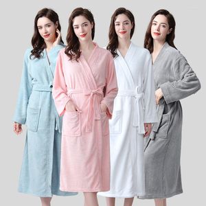 Vêtements de nuit pour femmes Robe d'hiver Kimono Robe en flanelle avec poches Femmes Peignoir doux Corail Polaire Lounge Wear Lingerie Vêtements de maison