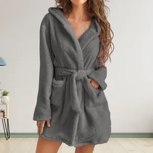 Vêtements de nuit pour femmes Femmes Robe de nuit avec chapeau à manches longues au-dessus du genou confortable en peluche épais cardigan à capuche dormir pour la maison