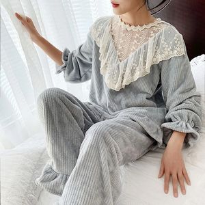 Ropa de dormir para mujer Conjuntos de pijamas de franela a rayas Lolita para mujer. Tops de encaje a rayas Pantalones largos. Conjunto de pijamas con volantes vintage. Ropa de dormir cálida Ropa de estar por casa 231128