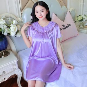 Vêtements de nuit pour femmes Femmes Soie Satin Nuit Dentelle Couture Chemise Peignoir Femme Mariage Mariée Demoiselle D'honneur Salon Chemise De Sommeil Sexy Nuisettes