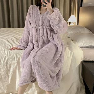 Vêtements de nuit pour femmes Robe de nuit pour femmes Pyjamas en flanelle chaude Automne Hiver Épais Velours de corail Chemises de nuit Robe à manches longues Femme Homewear