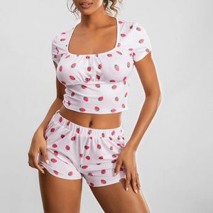 Vêtements de nuit pour femmes Femmes Summer Lounge Wear Outifts Mignon Kawaii Fraise Imprimer Pyjama Ensembles à manches courtes T-shirt à col carré et shorts