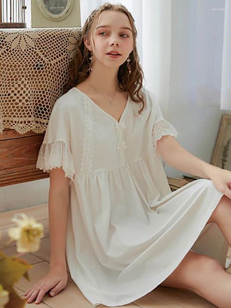 Vêtements de nuit pour femmes Femmes Été Princesse Chemises de nuit Volants Dentelle Manches courtes Coton Col V Fée Vintage Robe douce Pyjama Victorien