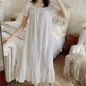 Vêtements de nuit pour femmes Summer Summer Short Manchons de nuit doux coton doux Mid-Calf Loose Night White Lace Vintage Nightgown