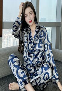 Sleeurs de somnifères pour femmes Pajamas en soie sets Cartoon Sexe Soule de satin à manches longues plus