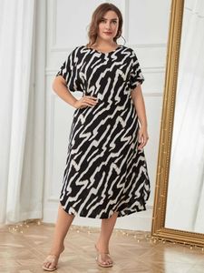 Dames slaapkleding Zebra Print Plus Size dames nachthemd zijsplit Slpwear V nek korte slvingen nachtdress back v gesneden pyjama's jurk nachtkleding y240426