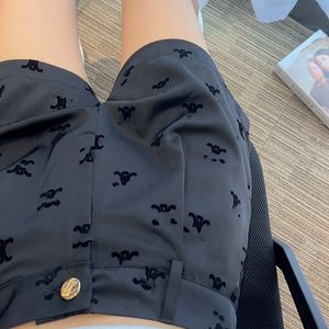 Femenino Summer Summer Diseñador Shorts Logo Flocking Tint Winist High Lower Low Leg Pants smlxlxxl3xl