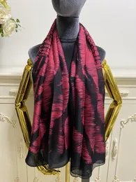 ￉charpes ￩chartes carr￩es pour femmes 100% mat￩riau de soie mince et douce de motif de pinte rouge noir Taille de 130 cm - 130 cm