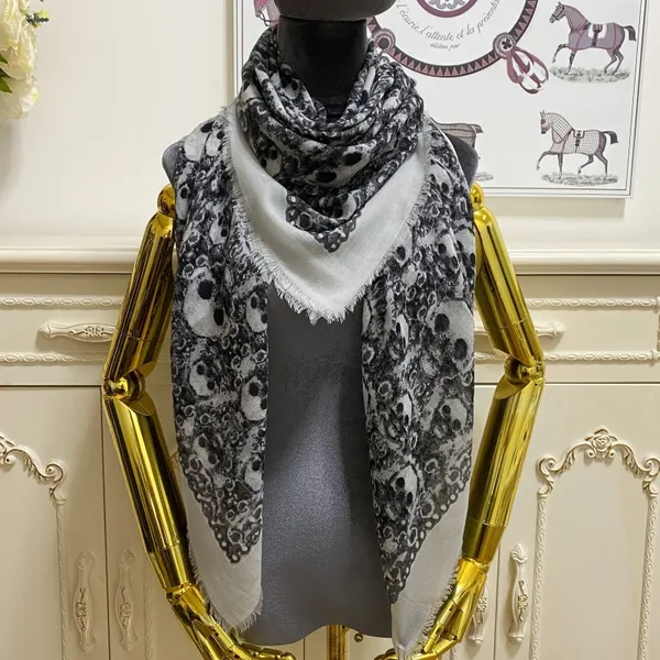 Bufanda cuadrada para mujer, chal, 100% material de cachemira, patrón de letras con estampado gris fino y suave, tamaño 130cm -130cm