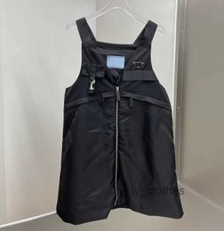 Dames Suspender Jumpsuit Designer Beroemd merk Women's Dress Summer Nylon Shorts Shorts Chest Pocket Design Elastische Beltbroek Straatkleding Laadbroek