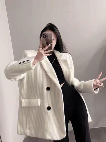 Costumes pour femmes 2023 luxe rétro blanc Blazer femmes à manches longues velours côtelé mode coréenne printemps automne veste bureau dame affaires Casua