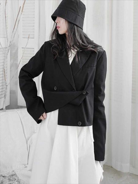 Trajes de mujer Blazers Moda de mujer Vestido de estilo occidental Primavera y otoño Solapa negra Traje informal asimétrico irregular de doble botonadura