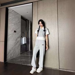 Damespakken Blazers Mi24 Koreaanse stijl Micro-label Letter Splitte T-shirt Top+voeten Casual broek Set
