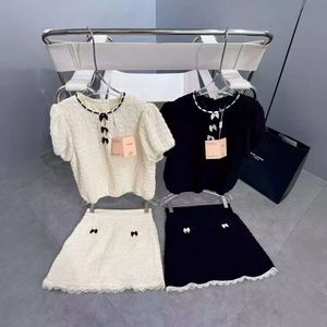 Damespakken Blazers MM Familie 24SS Nieuwe borstbuiging Decoratie met Hollow Out Design Collar Lace Top+Korte rokset
