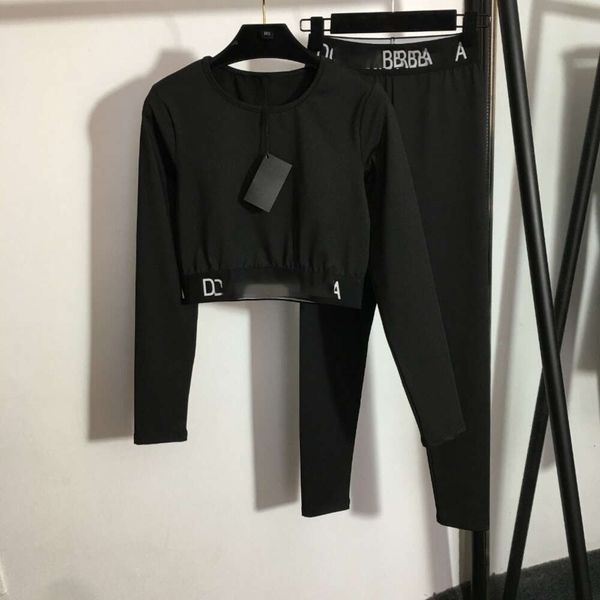 Trajes de mujer Blazers Conjunto de yoga para primavera/verano Cinta con letras Envoltura de cintura Cuello redondo Camiseta de manga larga + Calzoncillos ajustados sin almohadillas para el pecho