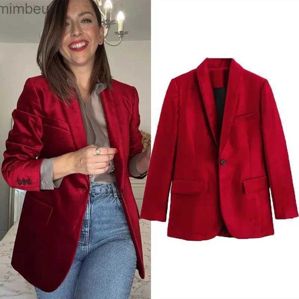 Costumes de femmes Blazers Traf Red Fashion Blazer pour femmes Ventage Velvet Single Blazer Fitted Ladies Elegant Offant Bureau Vestes à manches longues décontractées C240410