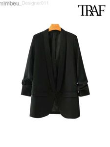 Costumes de femmes Blazers Traf Femmes Office de mode Portez des poches de base de Basic Black Blazer Mabouillage plissé vintage