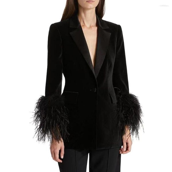 Trajes de mujer Elegante diseño lujoso Otoño decorado Blazer de terciopelo dorado negro Chaqueta superior de plumas de avestruz Vestido de noche formal Abrigos de mujer