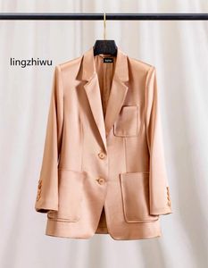 Costumes de femmes lingzhiwu acétate blazer satin top femelle élégante dames qualité 2024 printemps lâches de vêtements d'extérieur arrive